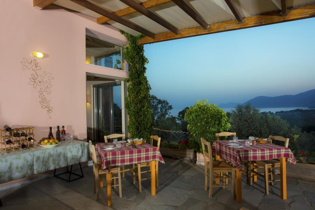 Eleonas Hotel Rovies Exterior photo