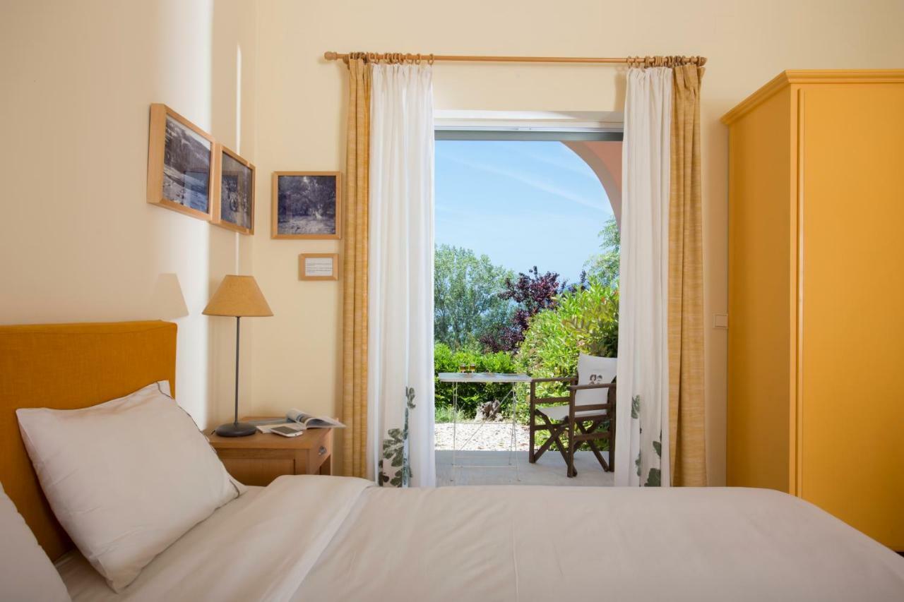 Eleonas Hotel Rovies Exterior photo